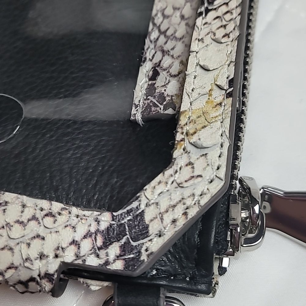 3/$20🎉 Aimee Kestenberg Leather Phone Crossbody Vanilla Snake Print Mini Purse - Picture 5 of 10